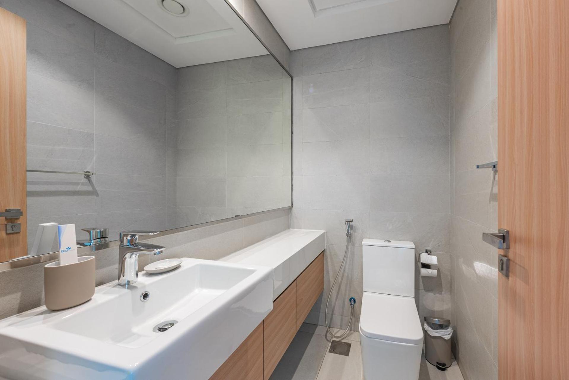 شقة Cozy & Convenient 1Br Haven In Al Jaddaf دبي المظهر الخارجي الصورة